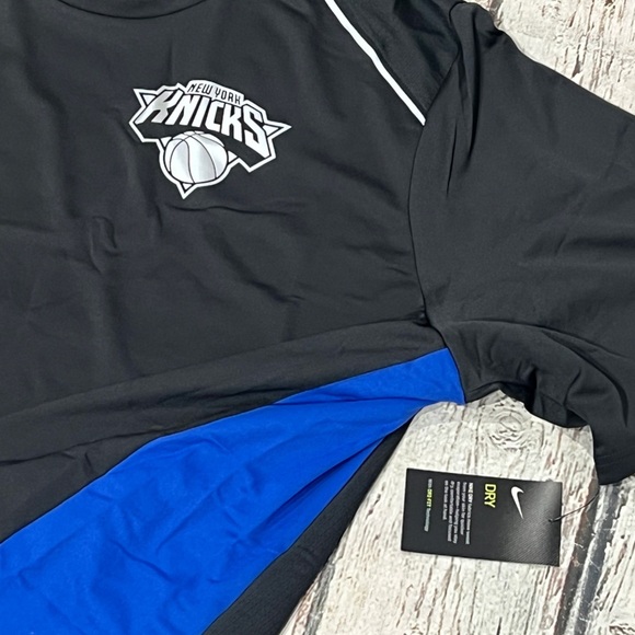 New York Knicks NBA Basketball Nike Dri-Fit New Short Sleeve Mens Shirt - Picture 5 of 8